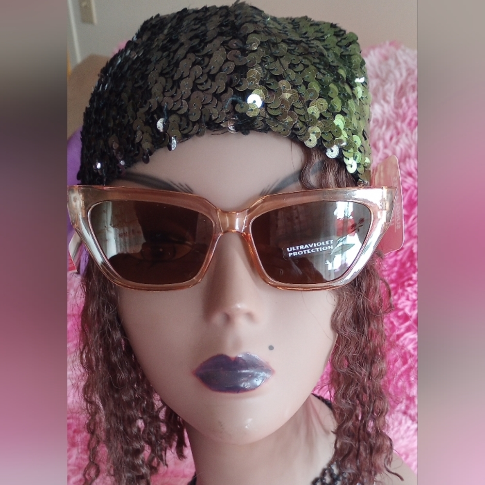 Cat Eyes Sunglasses. White ONLY. Green is for show - Picture 6 of 9